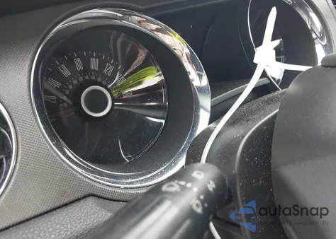 2014 Ford Mustang V6 из США, поврежденный, VIN 1ZVBP8AM3E5214234